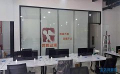卷簾窗和百葉窗哪個好？卷簾窗和百葉窗兩者的比較